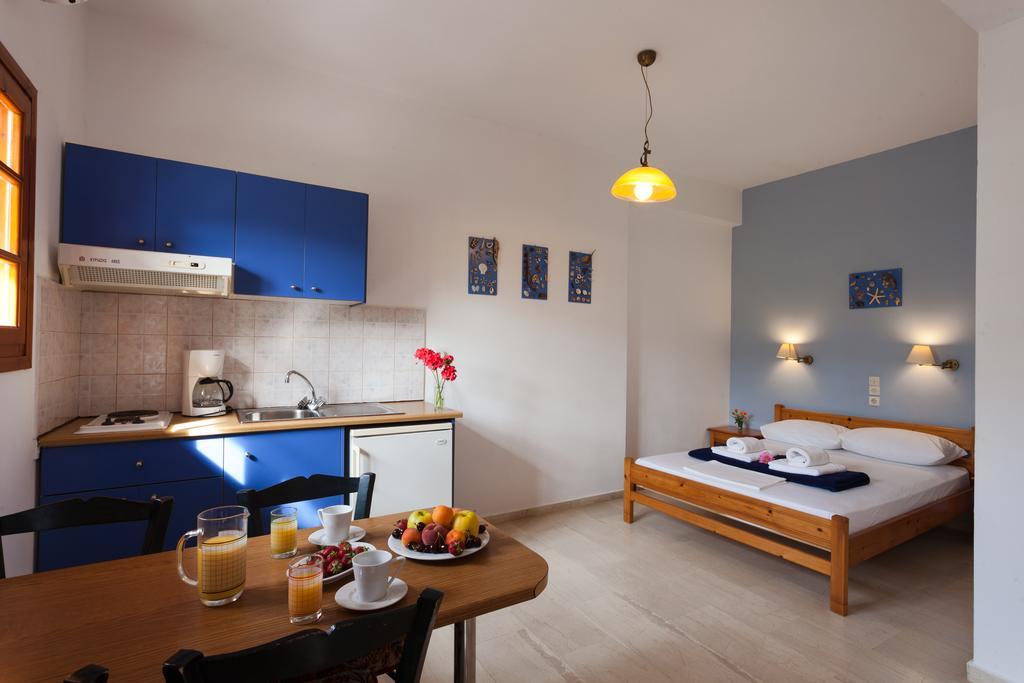 Flisvos Rooms Plakias Værelse billede